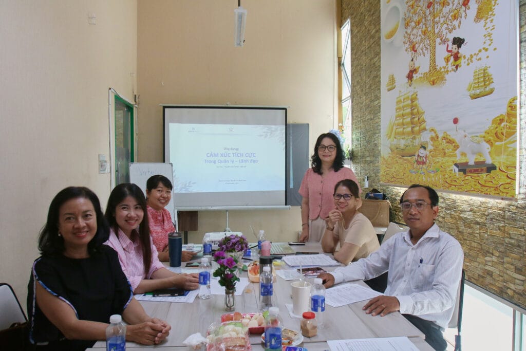 Ứng dụng cảm xúc tích cực trong quản lý & lãnh đạo